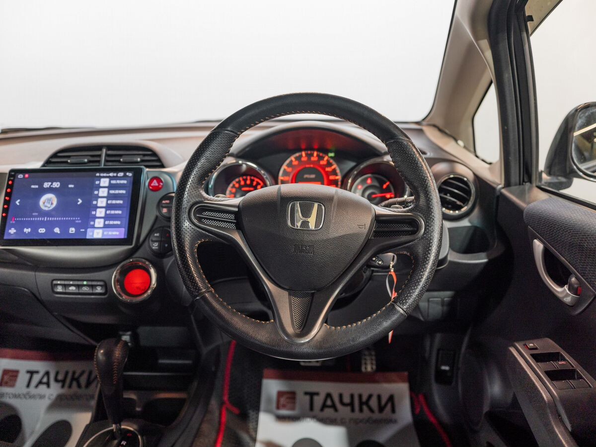 Honda Fit 2011 - фото автомобиля