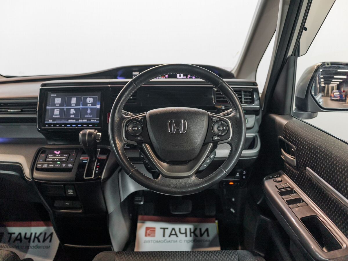 Honda Stepwgn 2017 - фото автомобиля