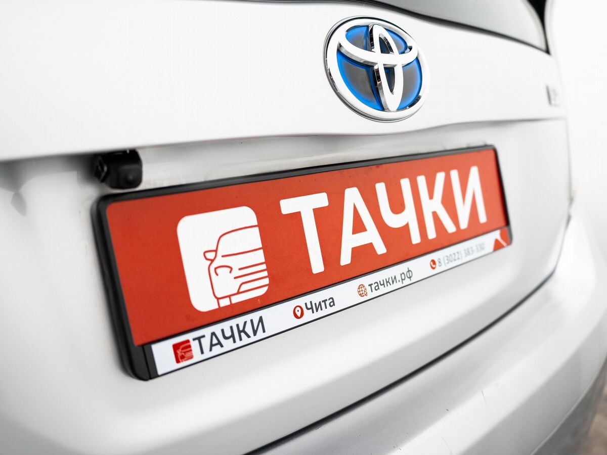 Toyota Prius 2015 - фото автомобиля