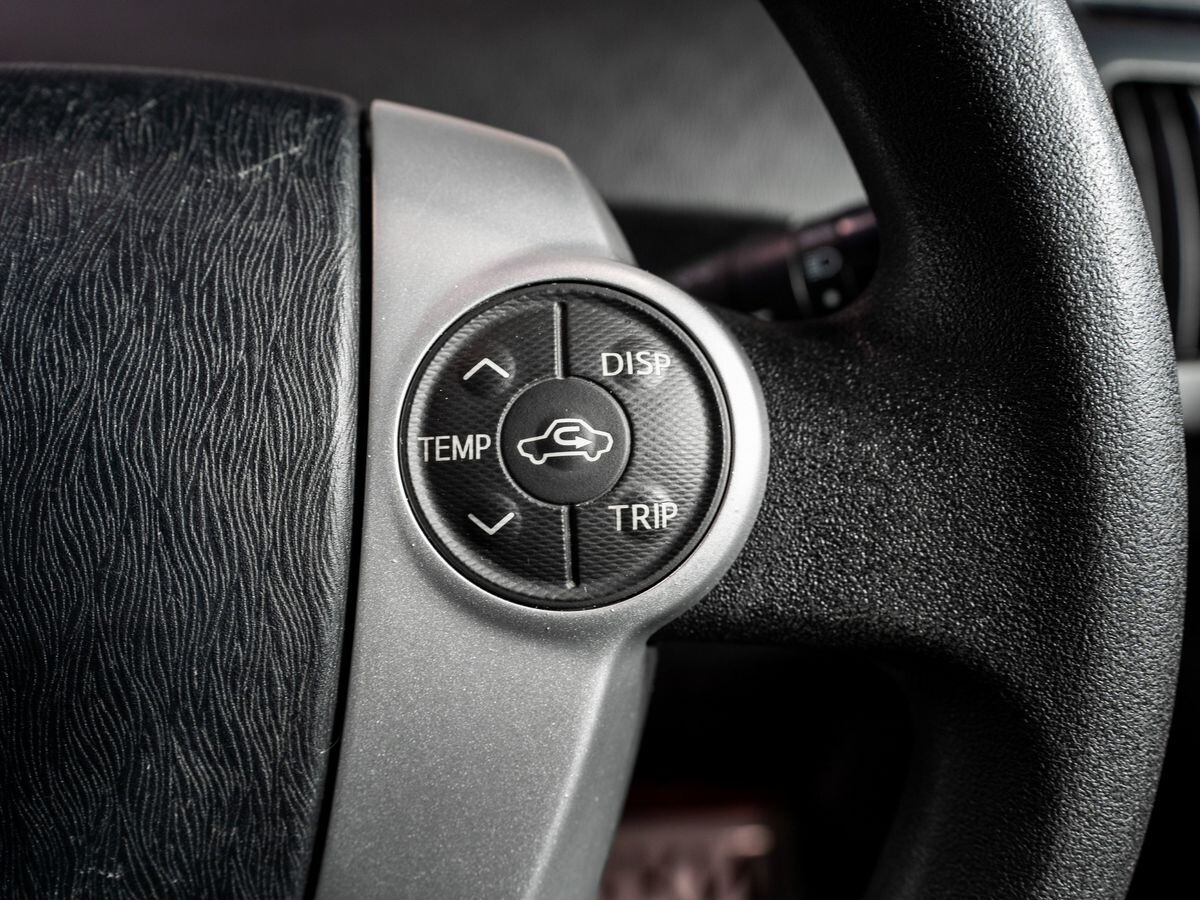 Toyota Prius 2015 - фото автомобиля
