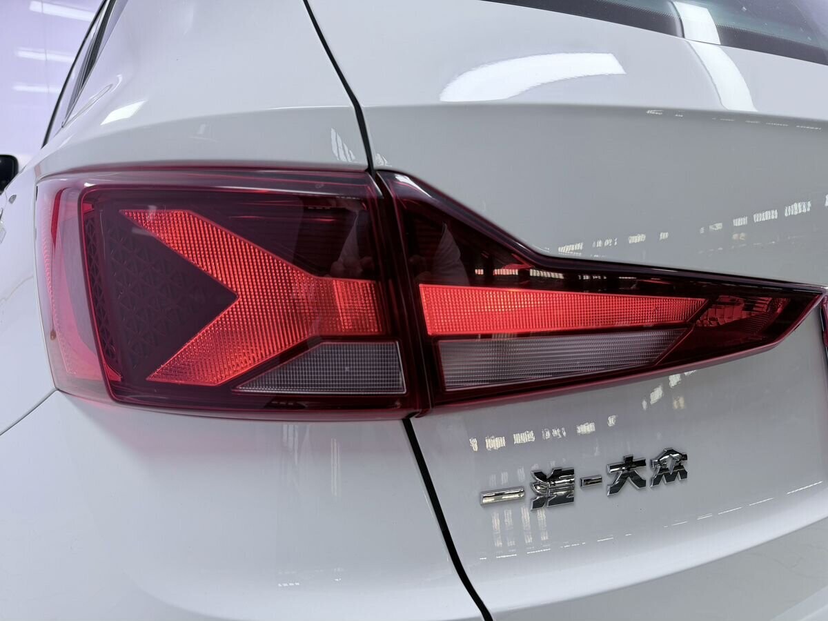 Jetta VS5 2021 - фото автомобиля