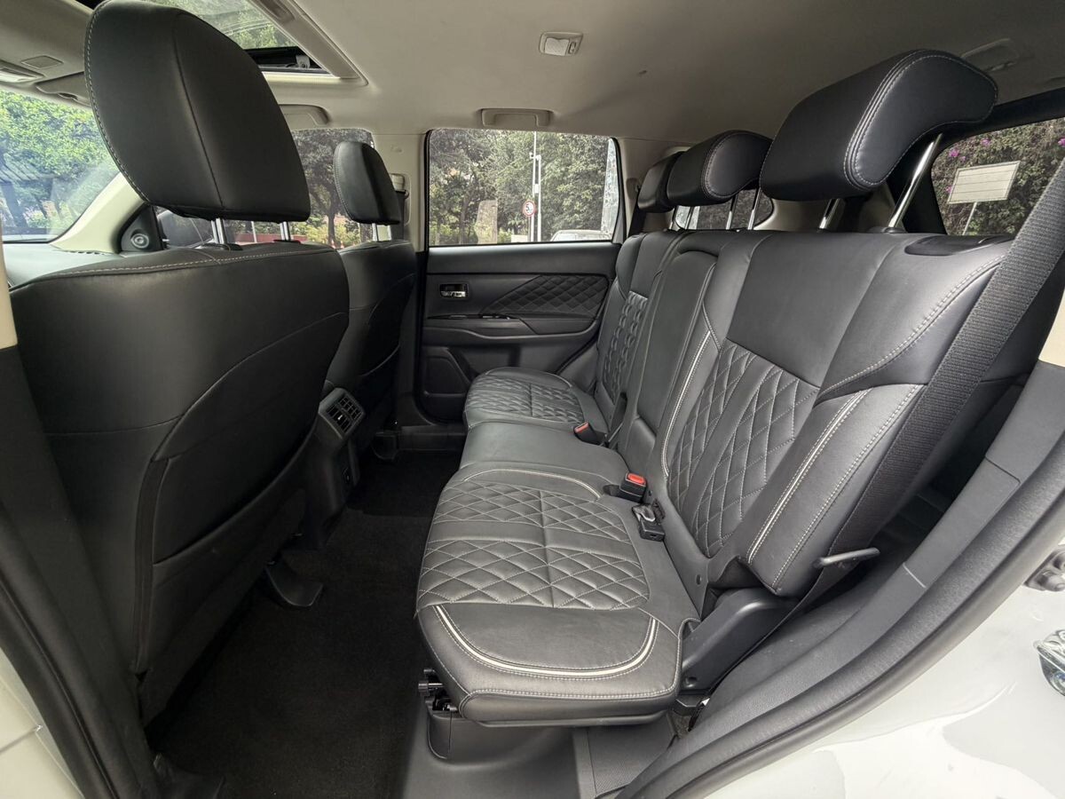 Mitsubishi Outlander 2021 - фото автомобиля