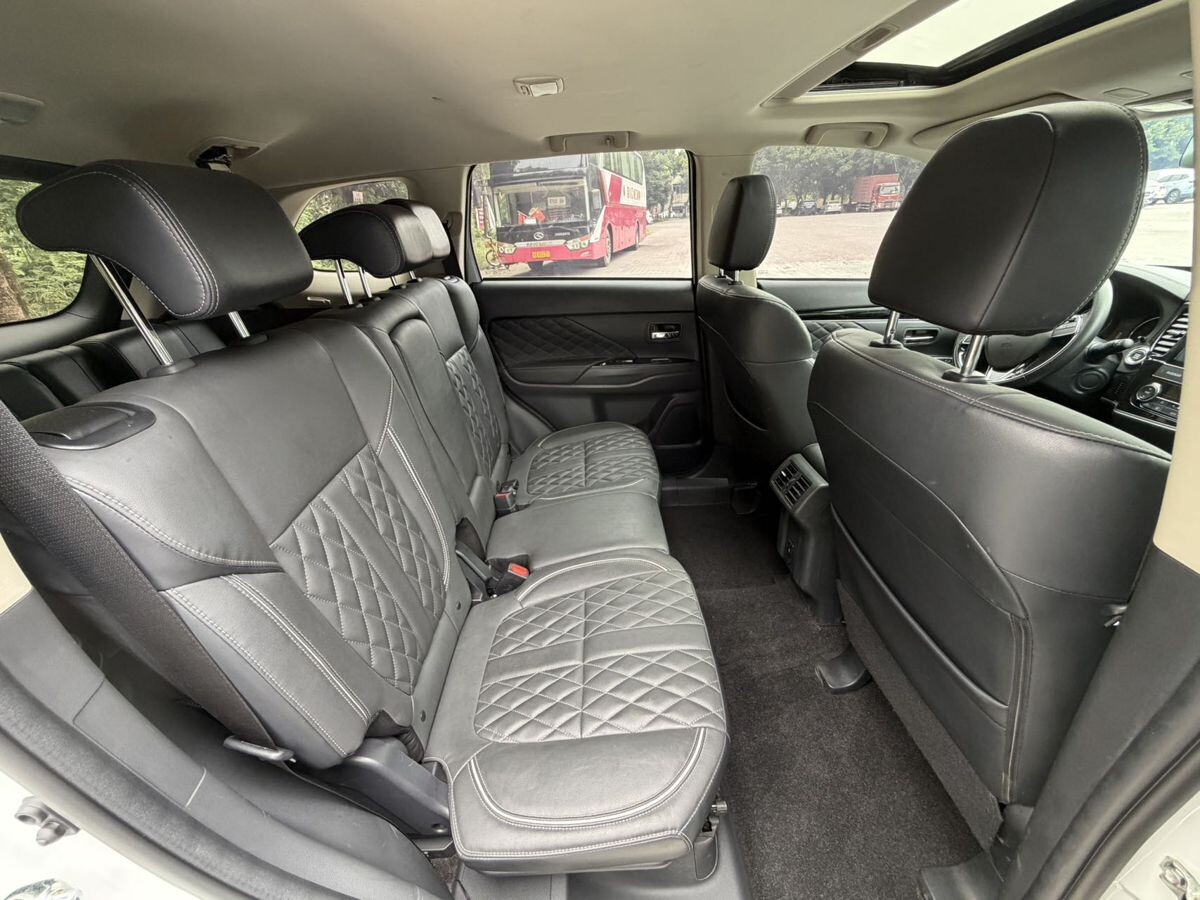 Mitsubishi Outlander 2021 - фото автомобиля