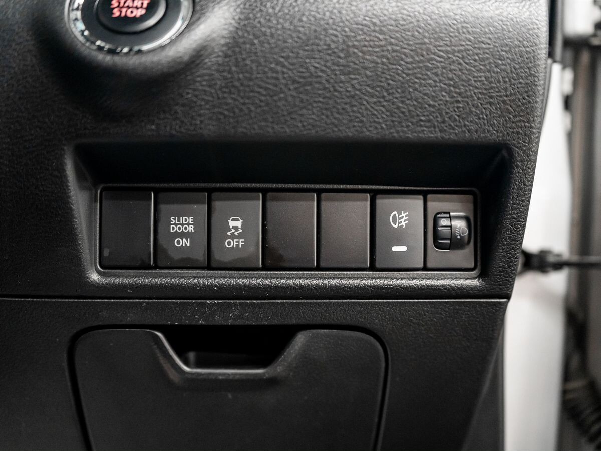 Suzuki Solio 2017 - фото автомобиля