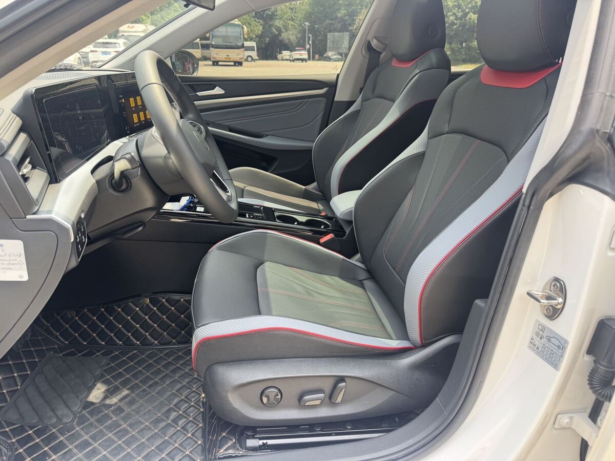 Volkswagen Lamando L 2022 - фото автомобиля