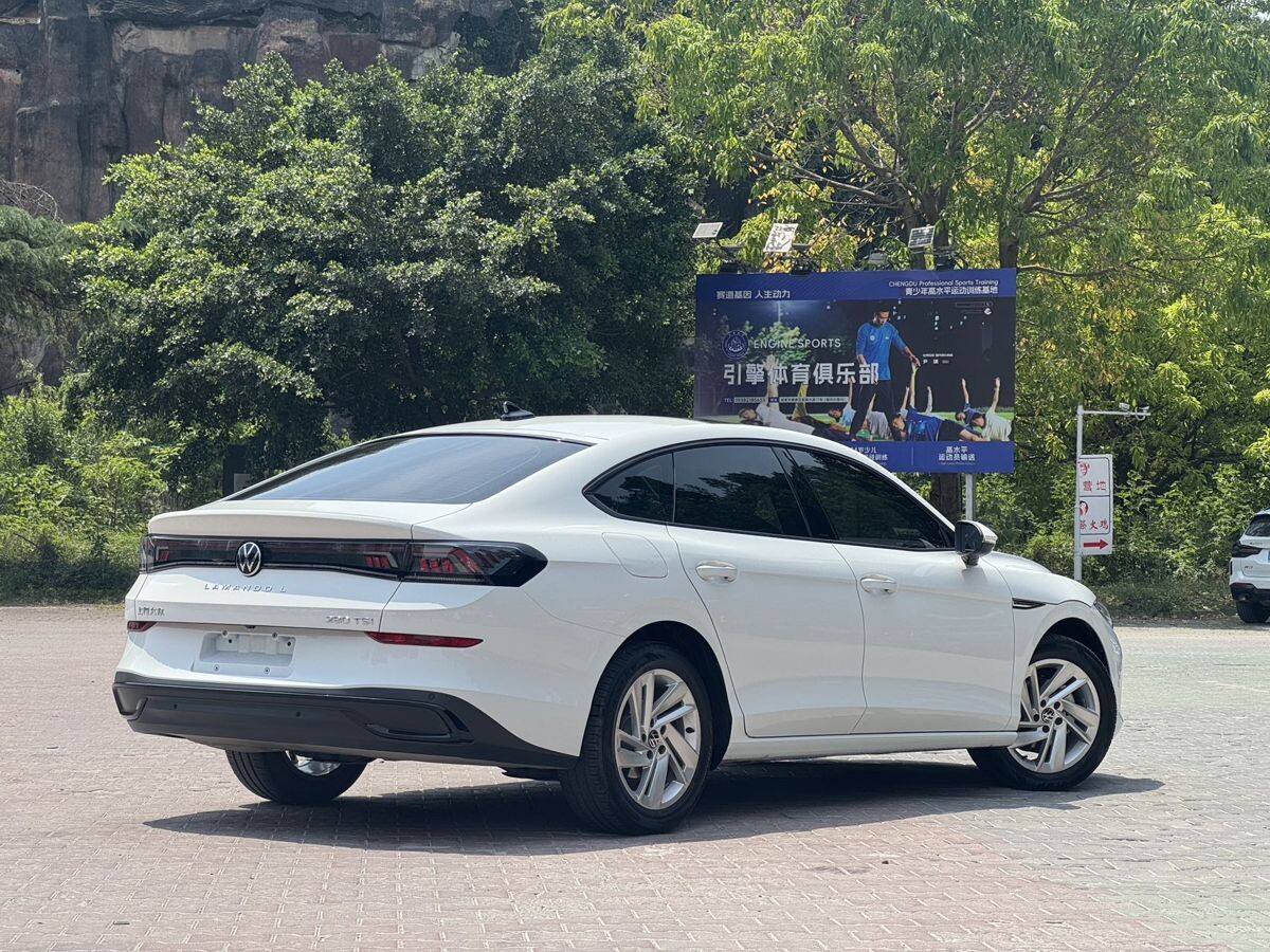 Volkswagen Lamando L 2022 - фото автомобиля