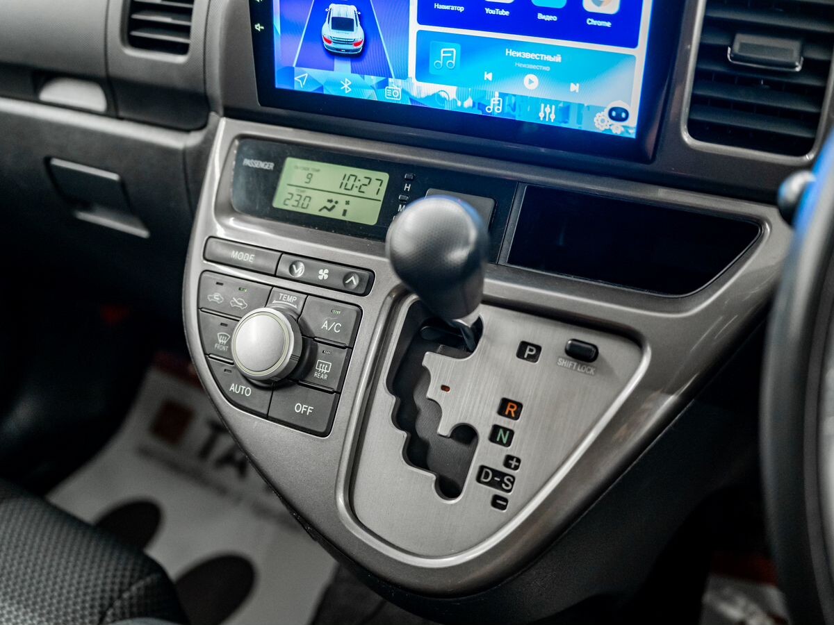 Toyota Wish 2008 - фото автомобиля