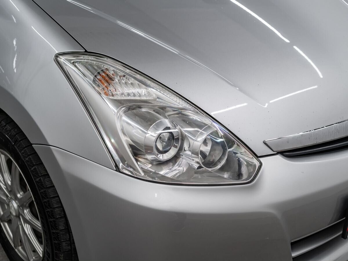 Toyota Wish 2008 - фото автомобиля