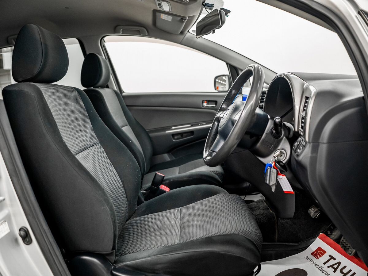 Toyota Wish 2008 - фото автомобиля