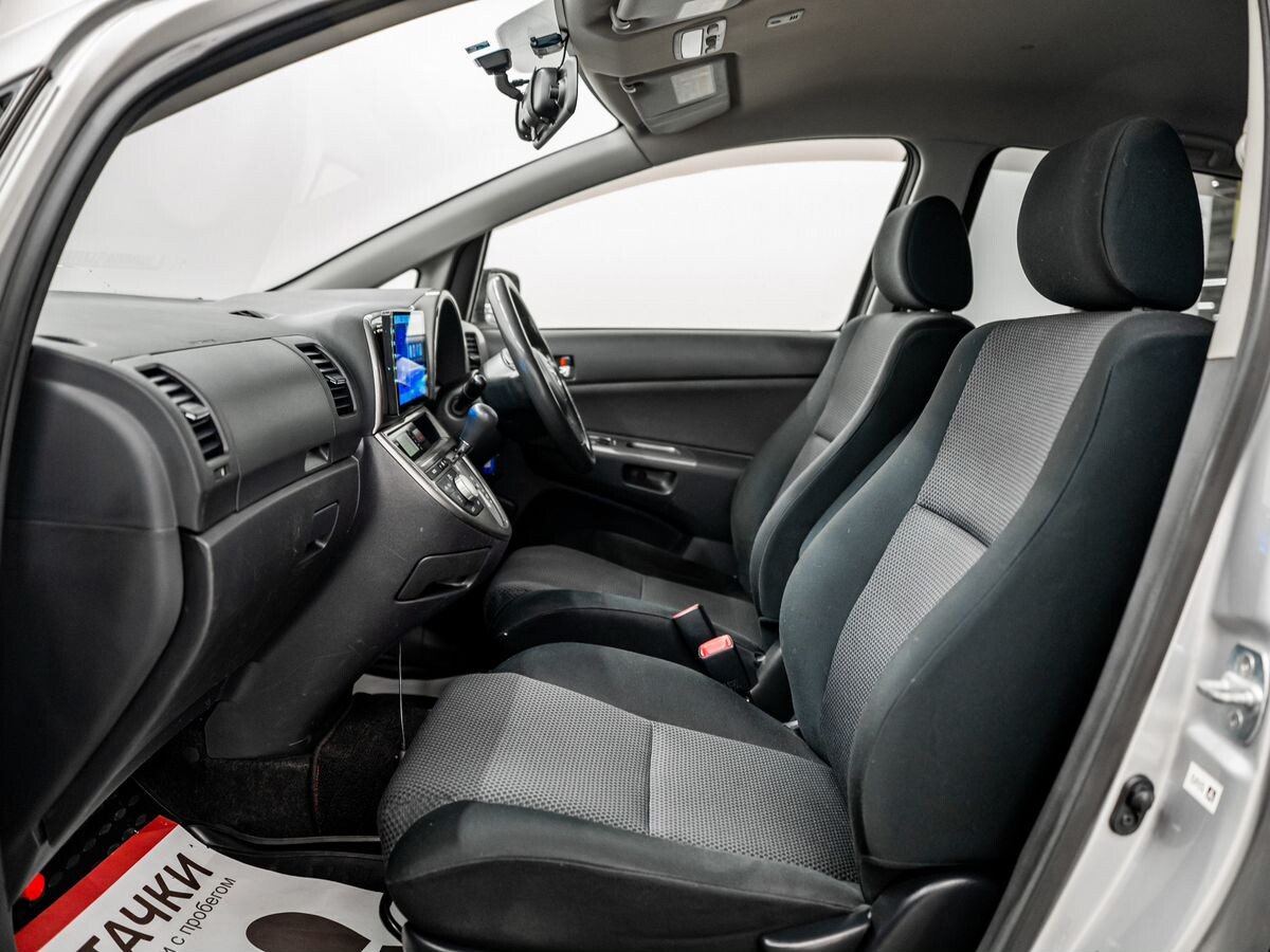 Toyota Wish 2008 - фото автомобиля