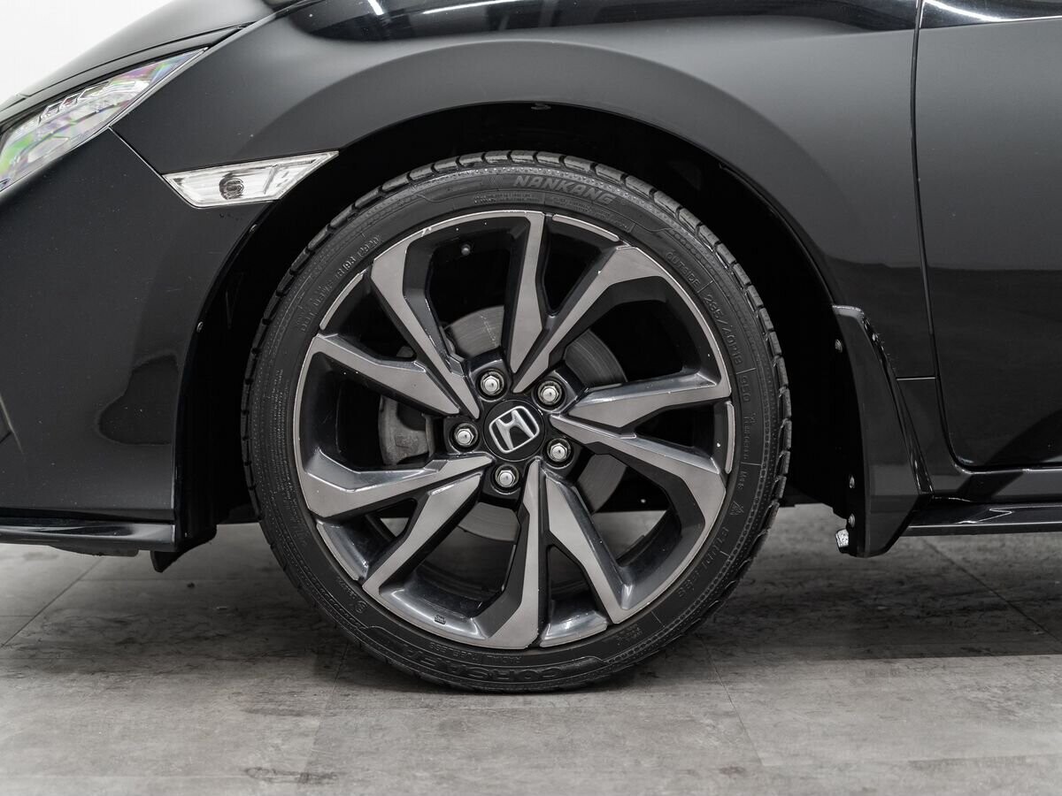 Honda Civic 2018 - фото автомобиля