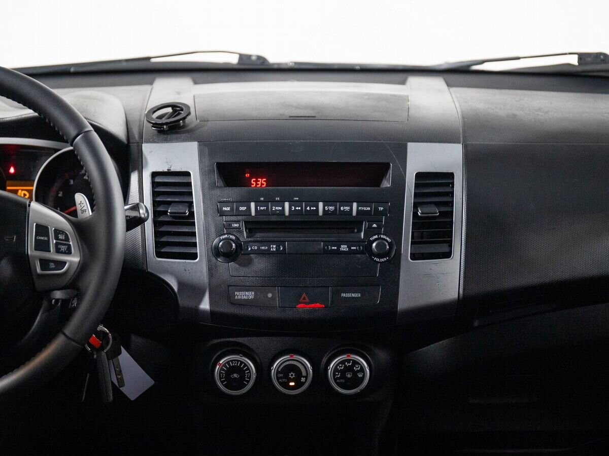 Peugeot 4007 2008 - фото автомобиля