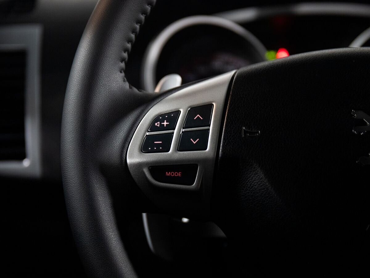Peugeot 4007 2008 - фото автомобиля