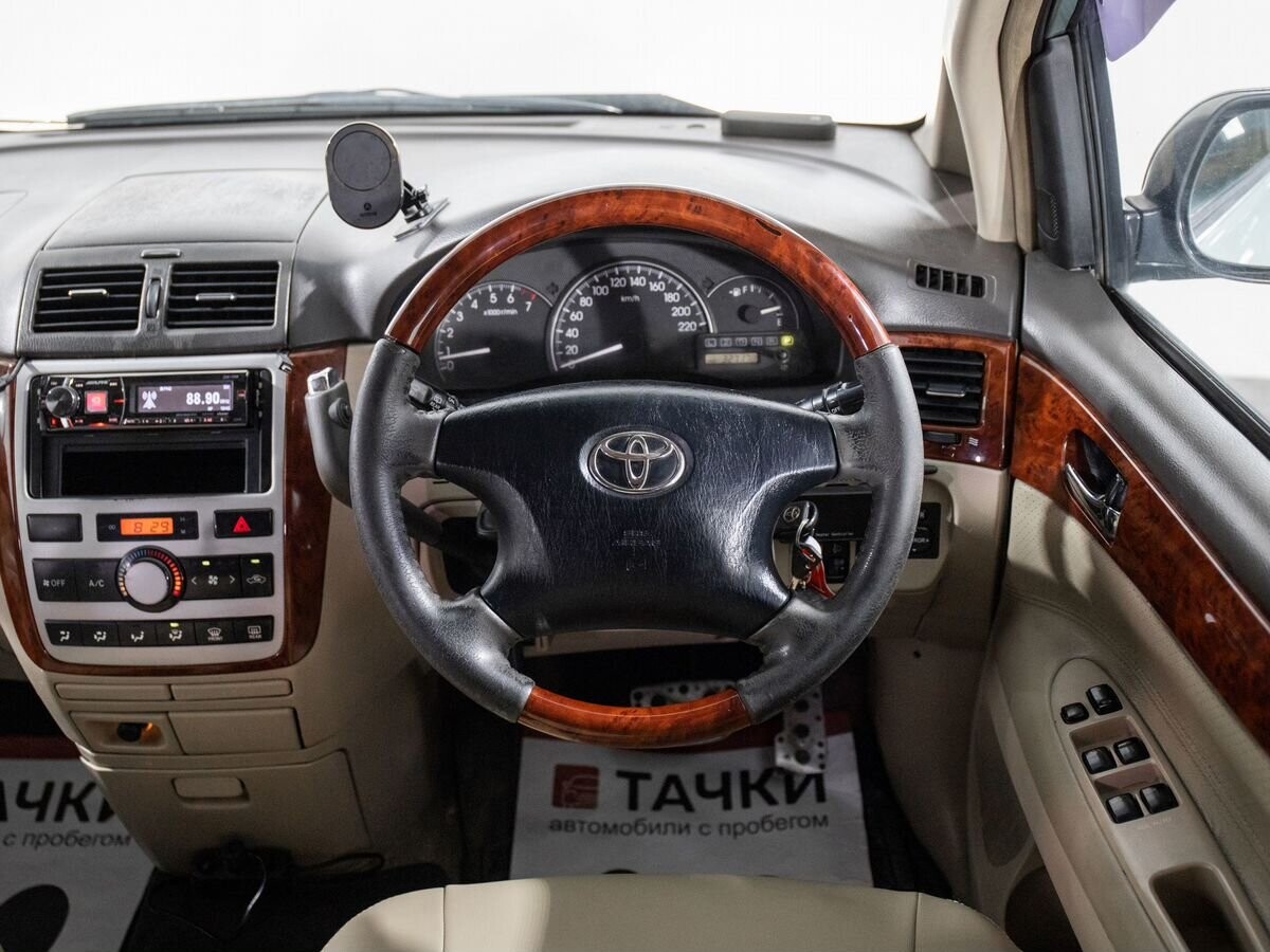 Toyota Picnic 2003 - фото автомобиля