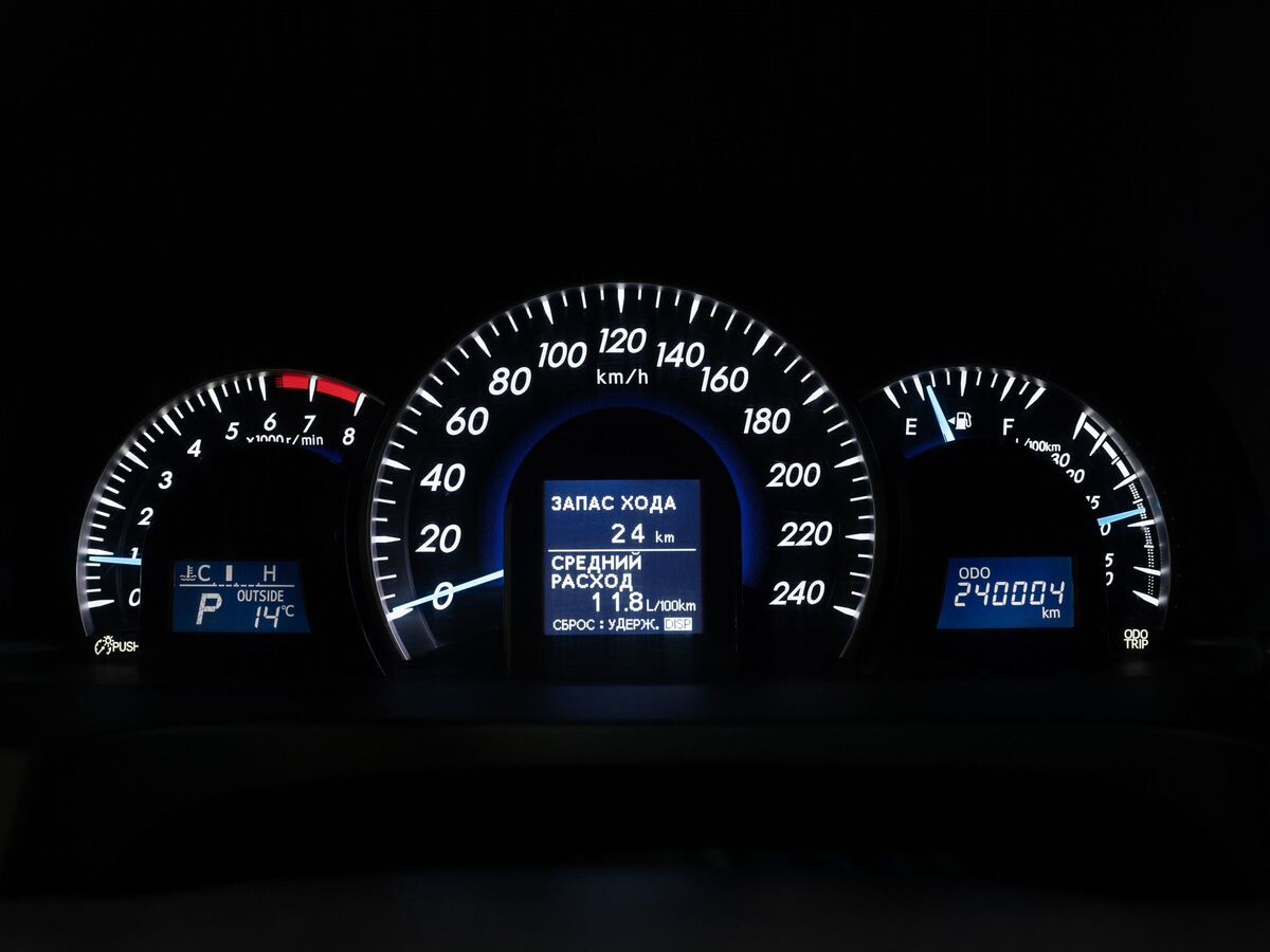 Toyota Camry 2012 - фото автомобиля