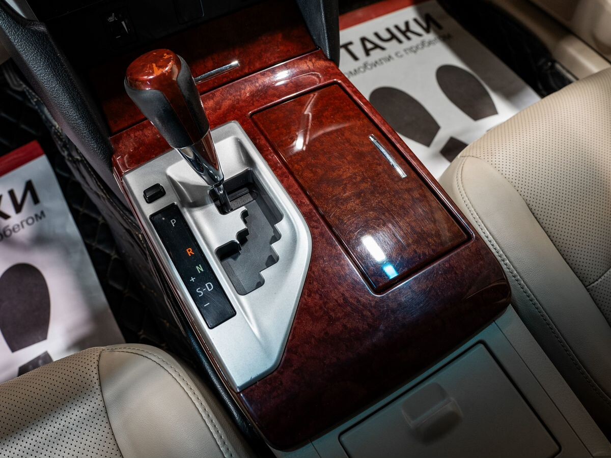 Toyota Camry 2012 - фото автомобиля