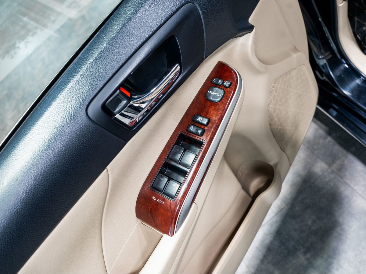 Toyota Camry 2012 - фото автомобиля