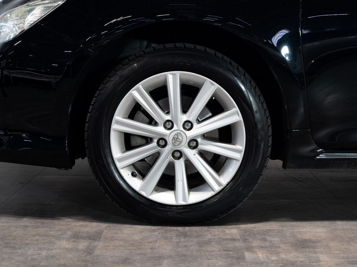 Toyota Camry 2012 - фото автомобиля