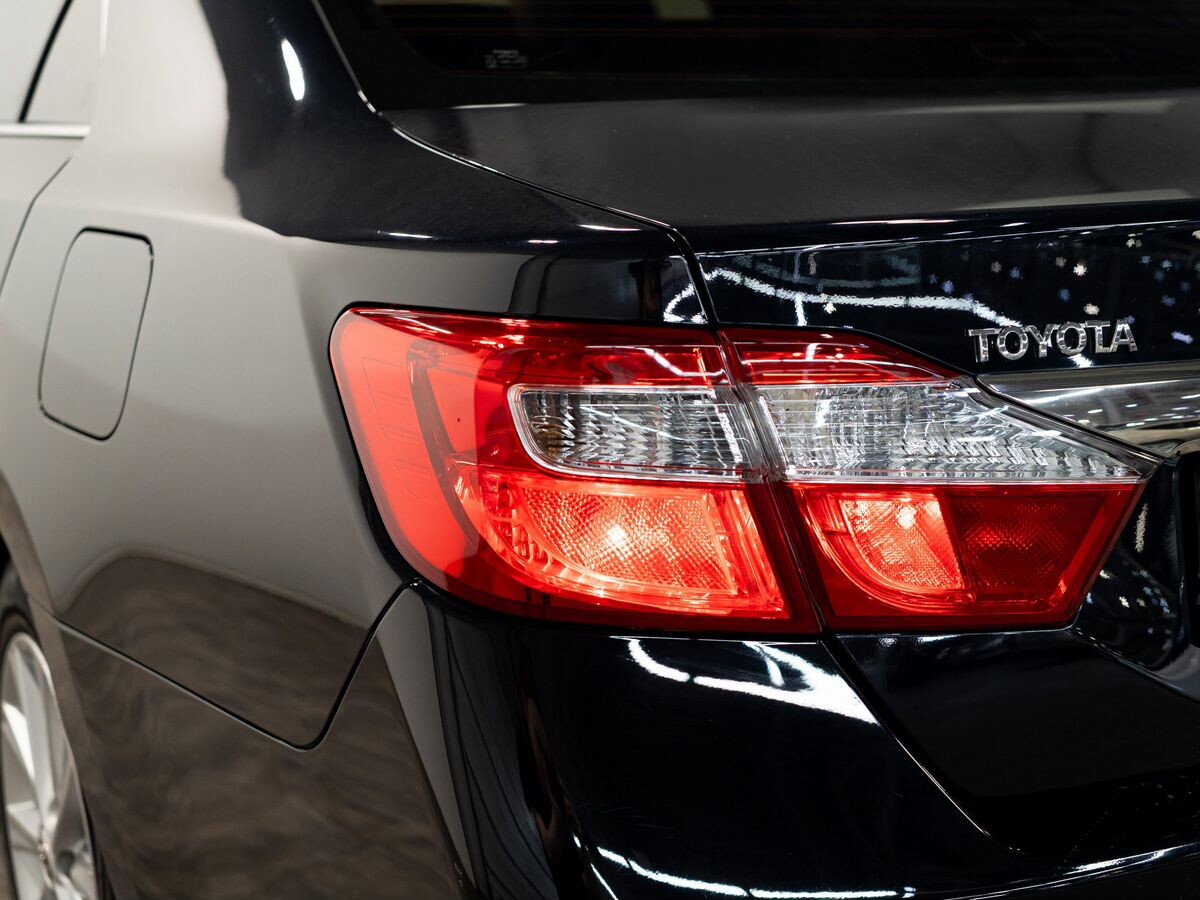 Toyota Camry 2012 - фото автомобиля