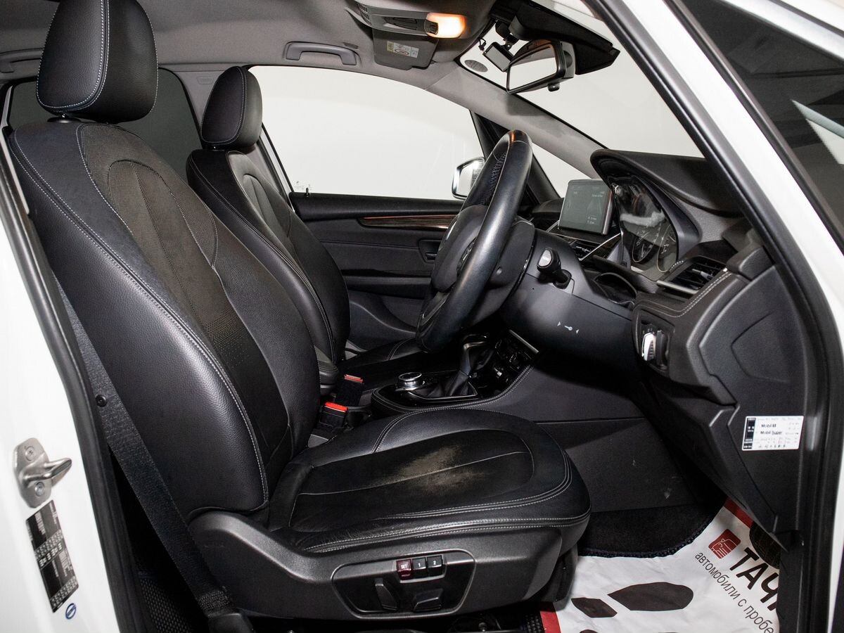 BMW 2-Series Active Tourer 2015 - фото автомобиля