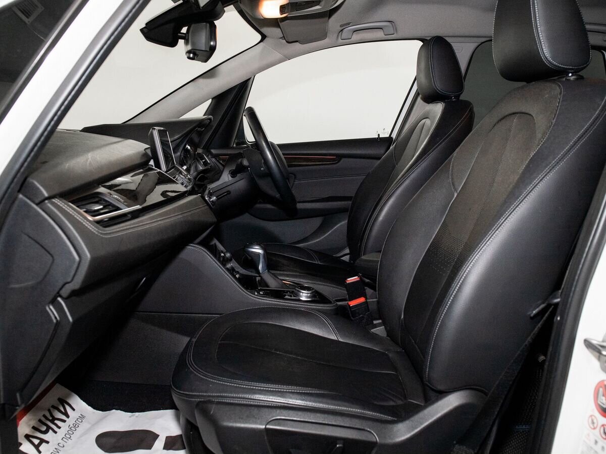 BMW 2-Series Active Tourer 2015 - фото автомобиля