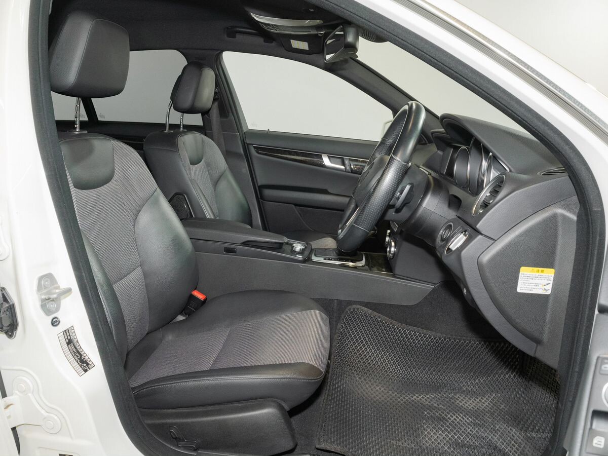 Mercedes-Benz C-Class 2011 - фото автомобиля