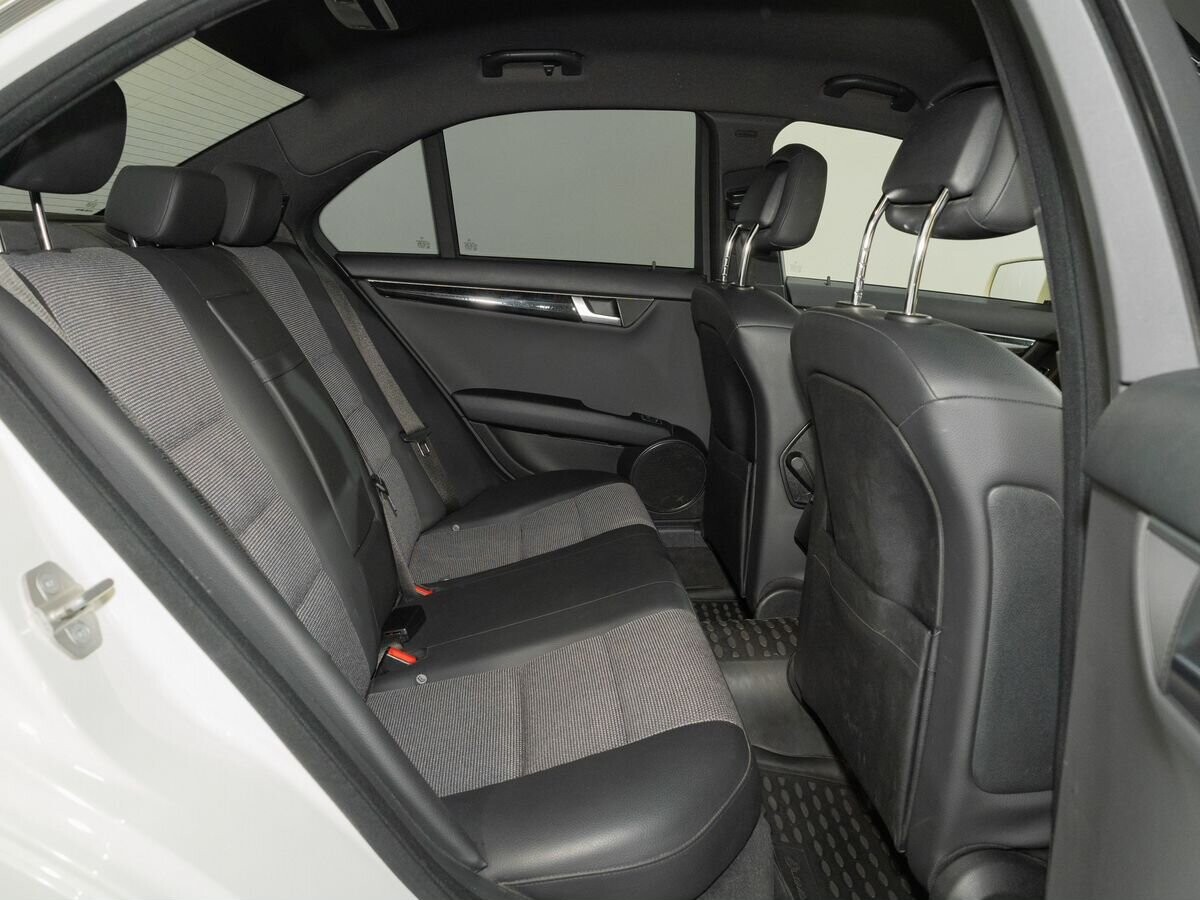 Mercedes-Benz C-Class 2011 - фото автомобиля