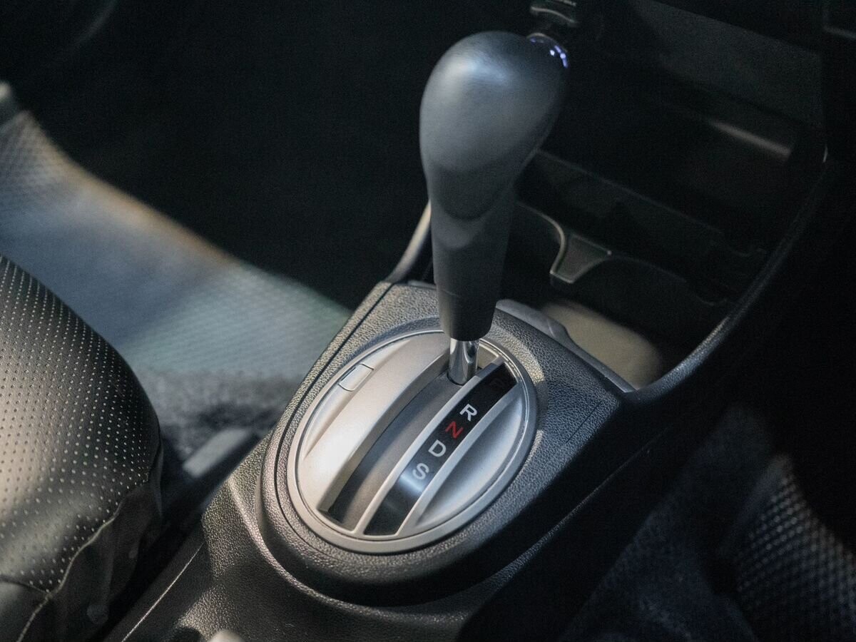 Honda Fit 2010 - фото автомобиля