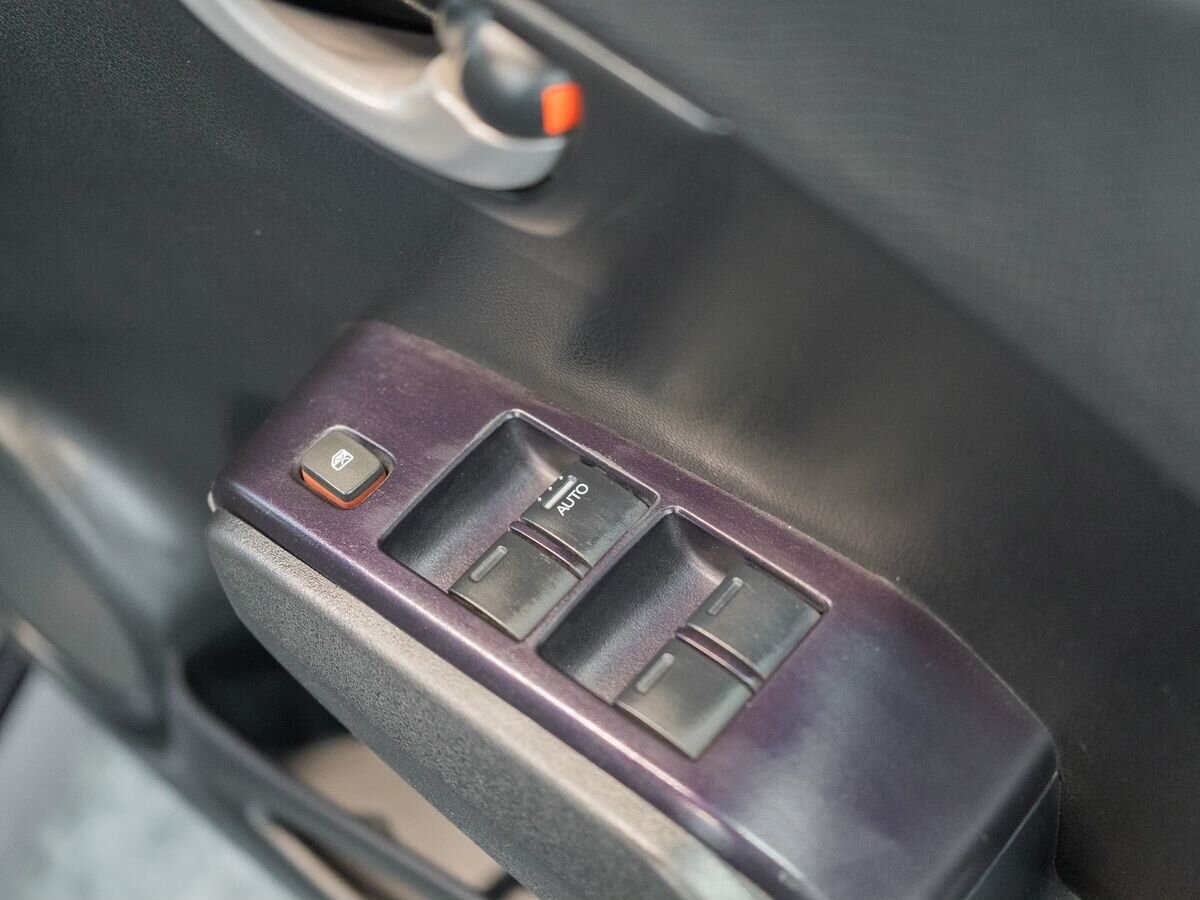 Honda Fit 2010 - фото автомобиля