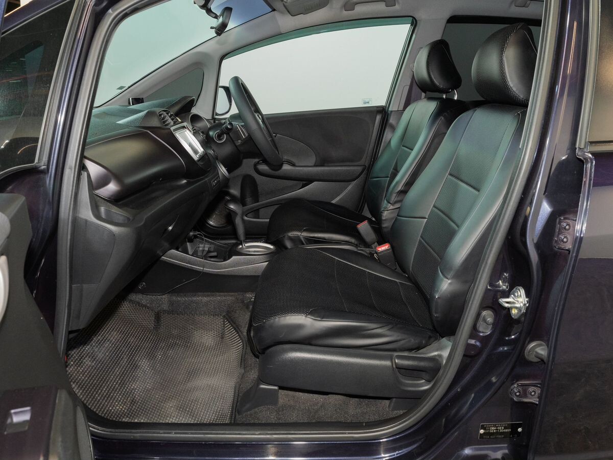 Honda Fit 2010 - фото автомобиля