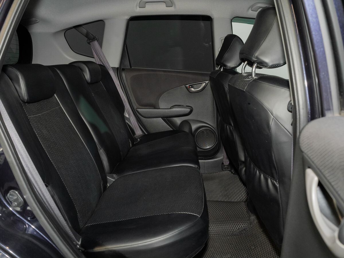 Honda Fit 2010 - фото автомобиля