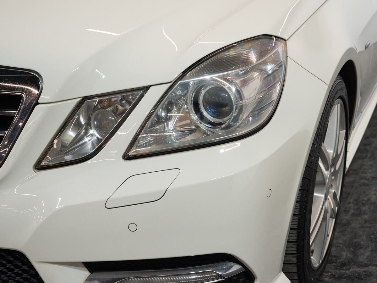 Mercedes-Benz E-Class 2012 - фото автомобиля