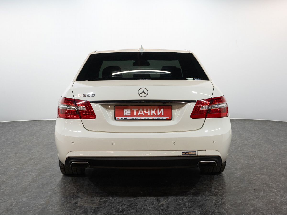 Mercedes-Benz E-Class 2012 - фото автомобиля
