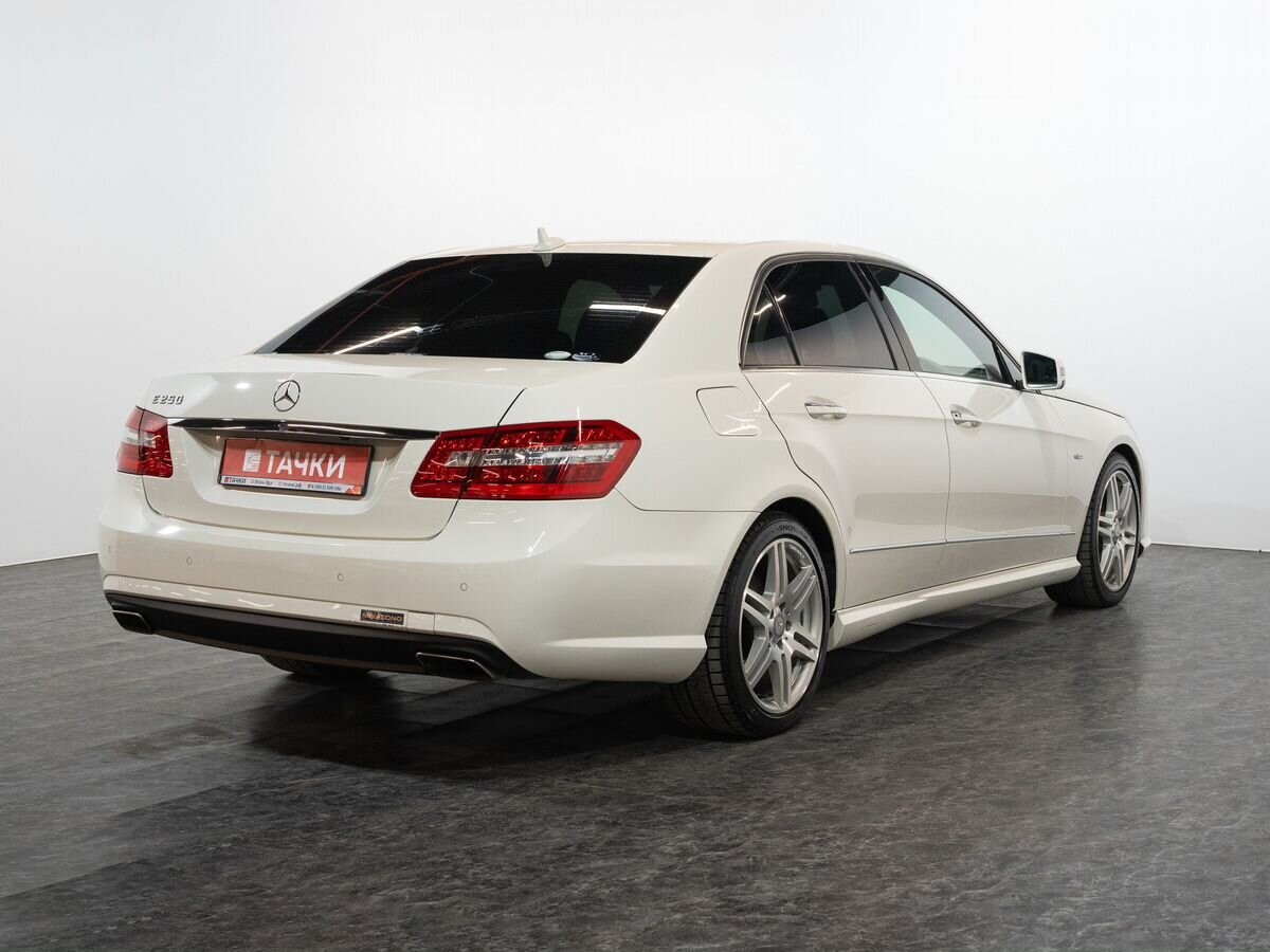 Mercedes-Benz E-Class 2012 - фото автомобиля