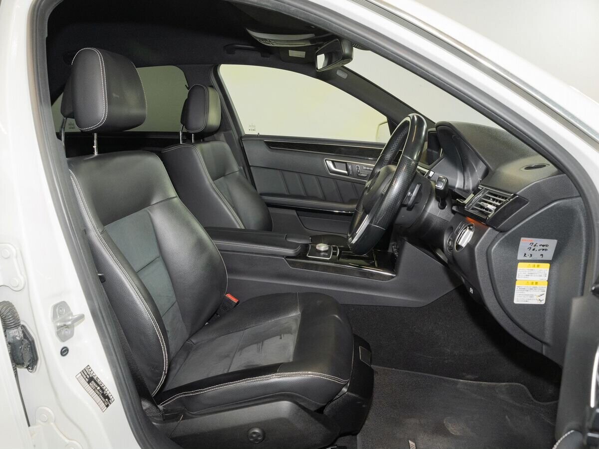 Mercedes-Benz E-Class 2012 - фото автомобиля