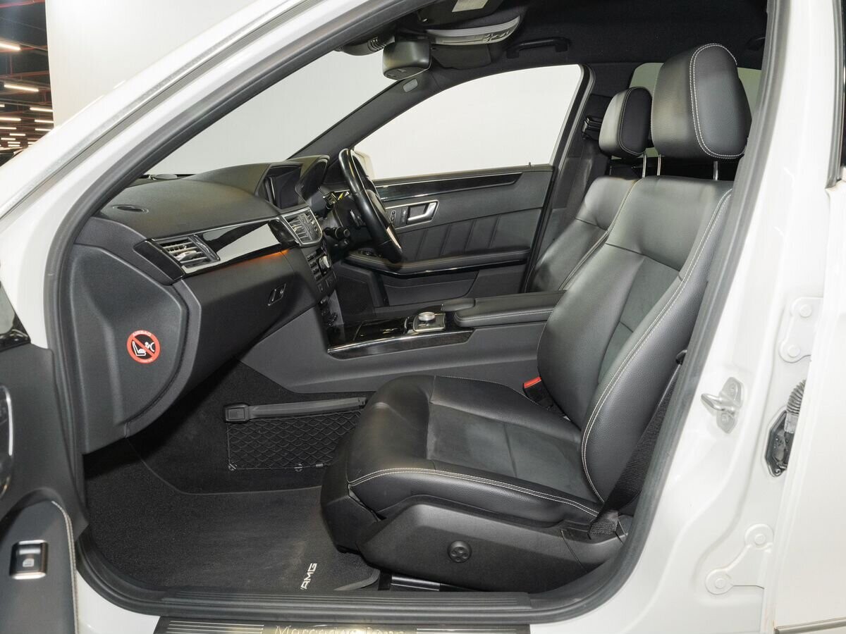 Mercedes-Benz E-Class 2012 - фото автомобиля