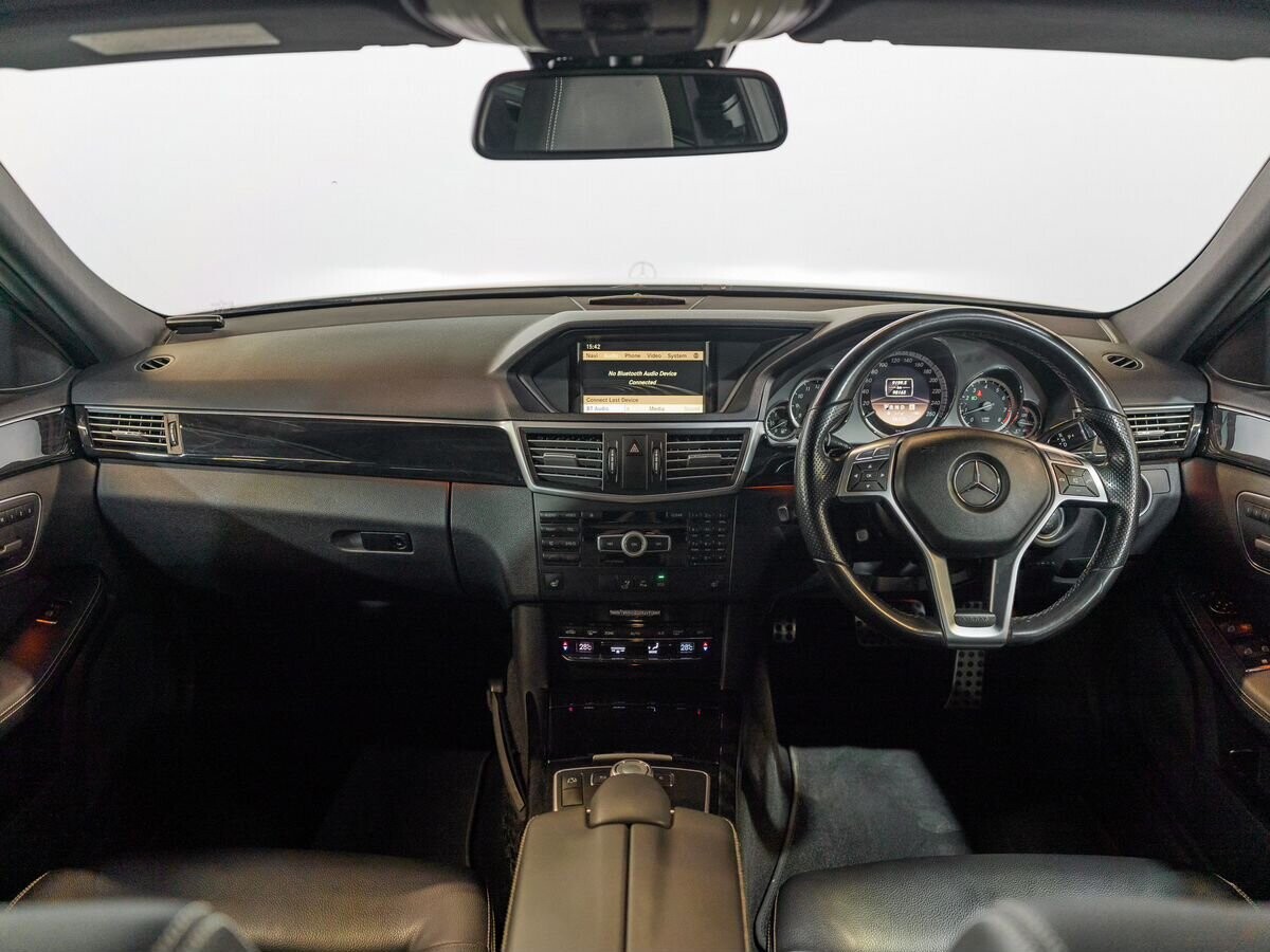 Mercedes-Benz E-Class 2012 - фото автомобиля