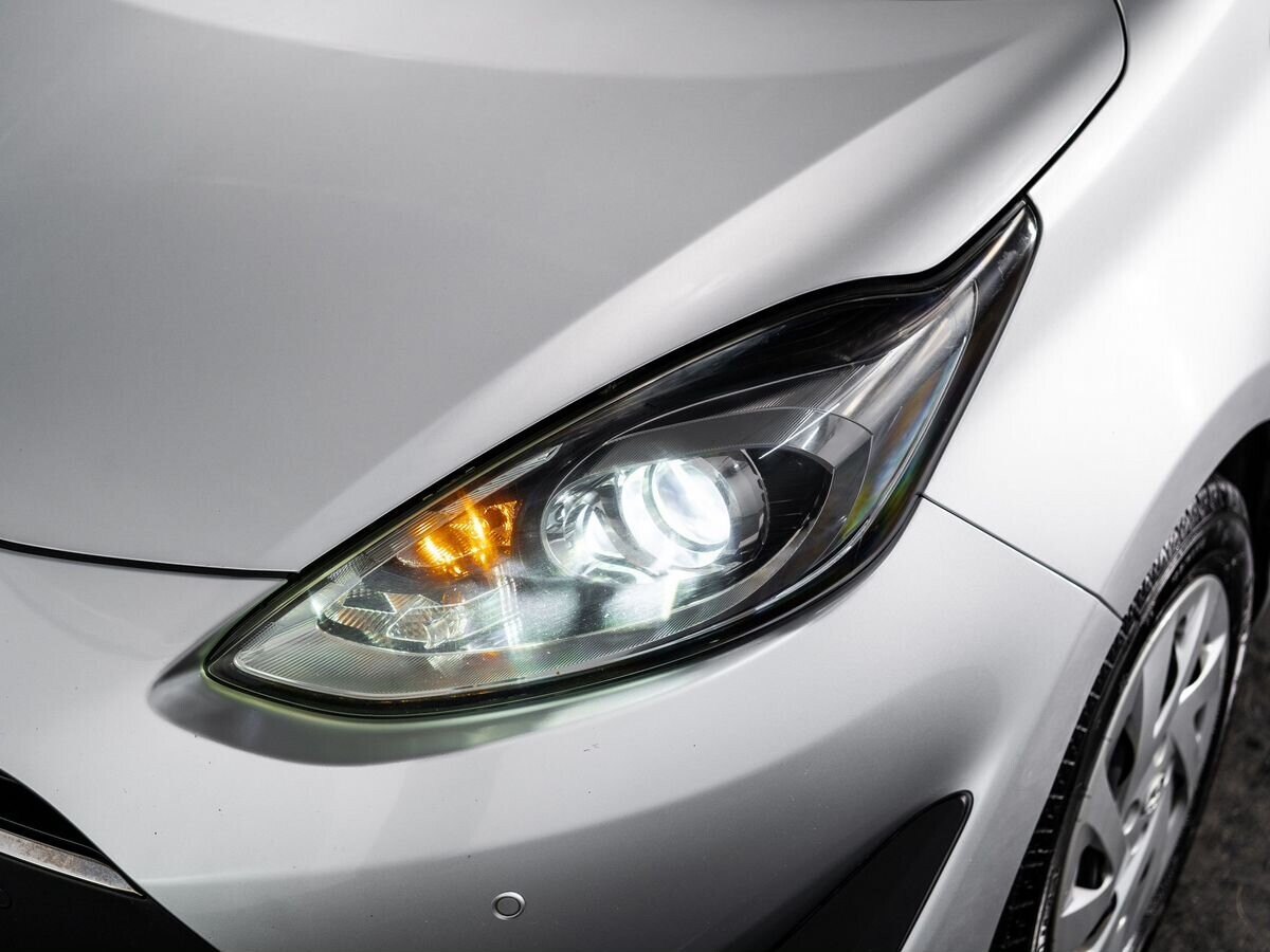 Toyota Aqua 2019 - фото автомобиля