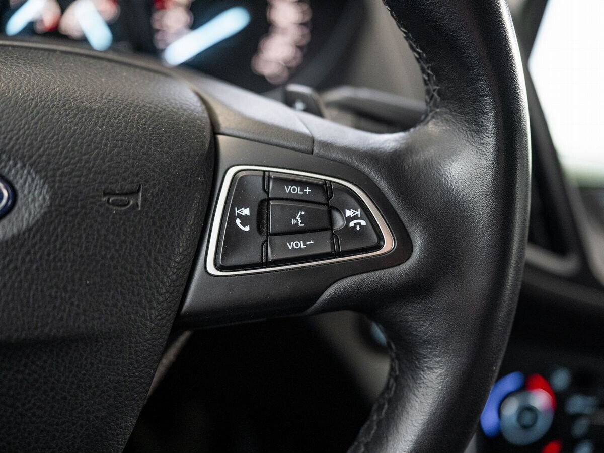 Ford Kuga 2018 - фото автомобиля