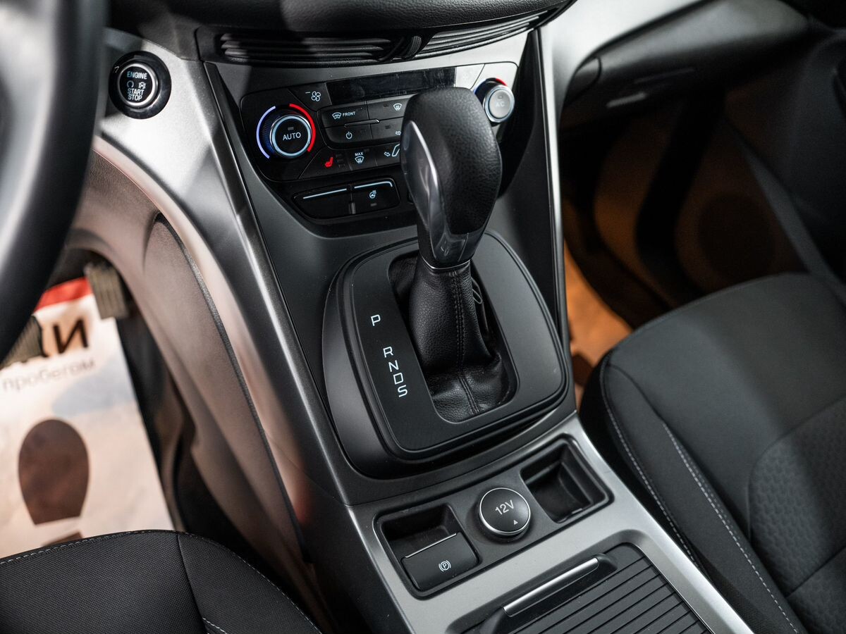 Ford Kuga 2018 - фото автомобиля
