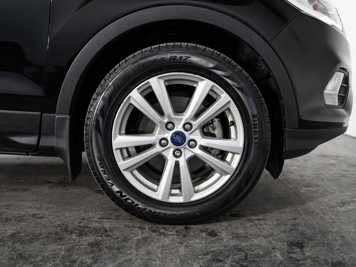 Ford Kuga 2018 - фото автомобиля