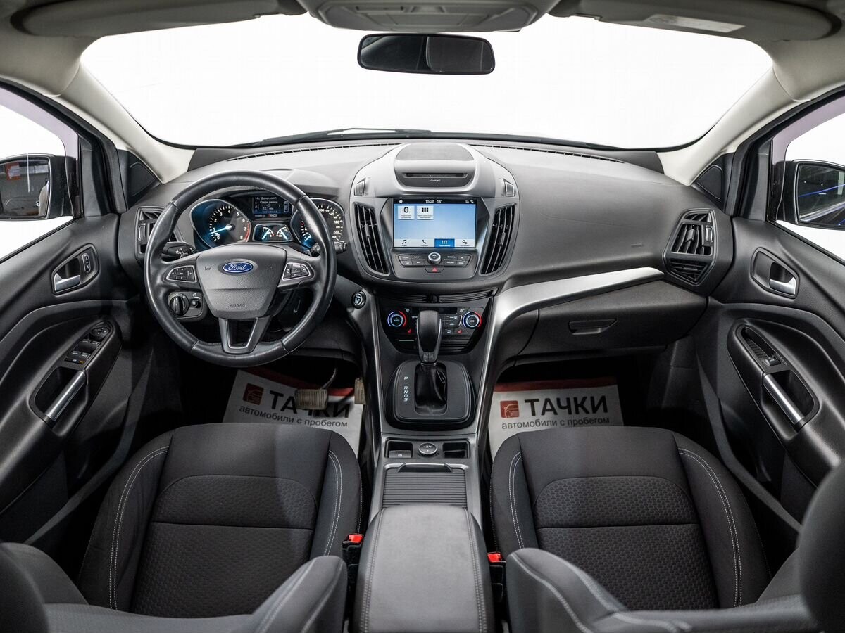 Ford Kuga 2018 - фото автомобиля