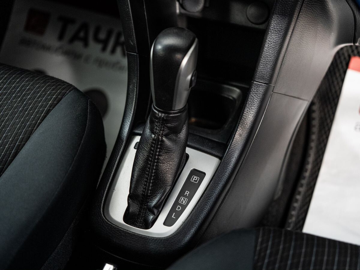 Suzuki Swift 2015 - фото автомобиля