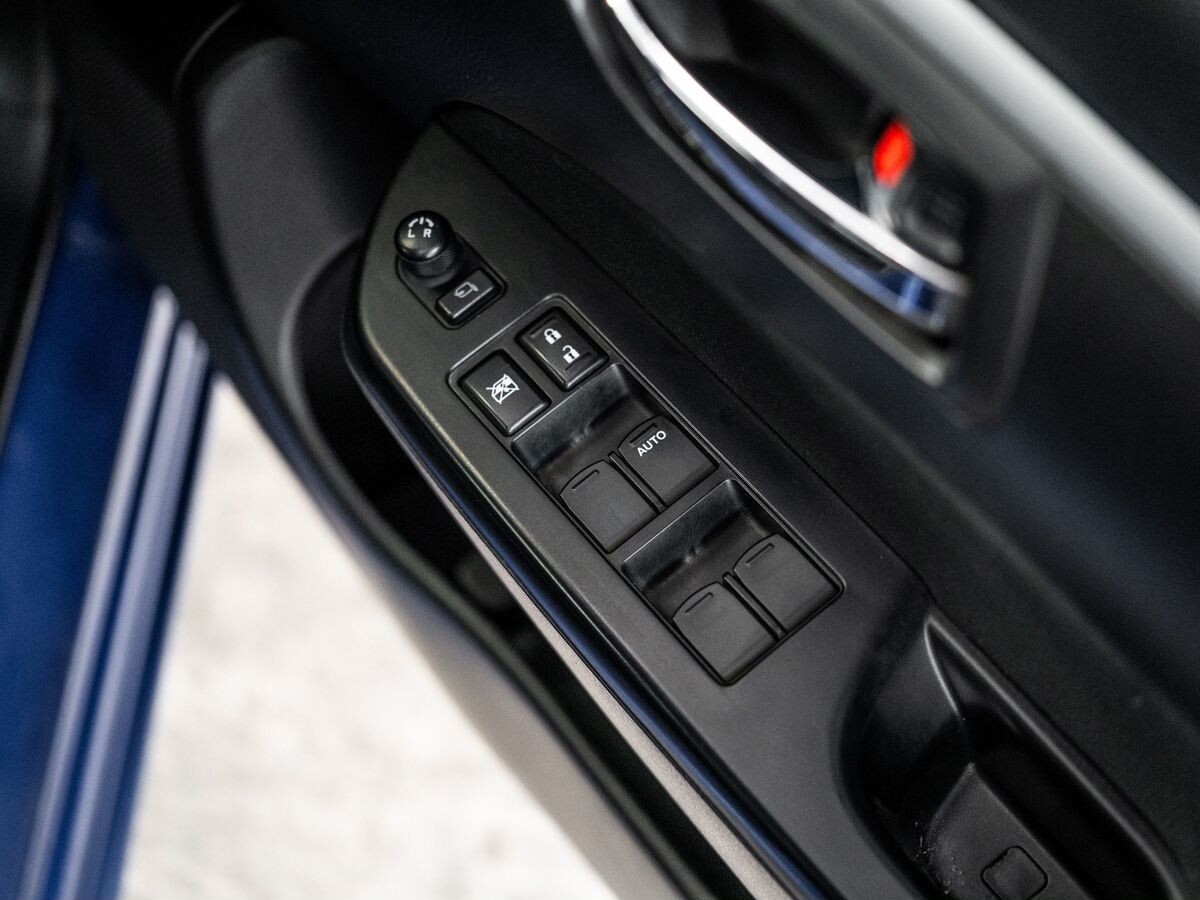 Suzuki Swift 2015 - фото автомобиля