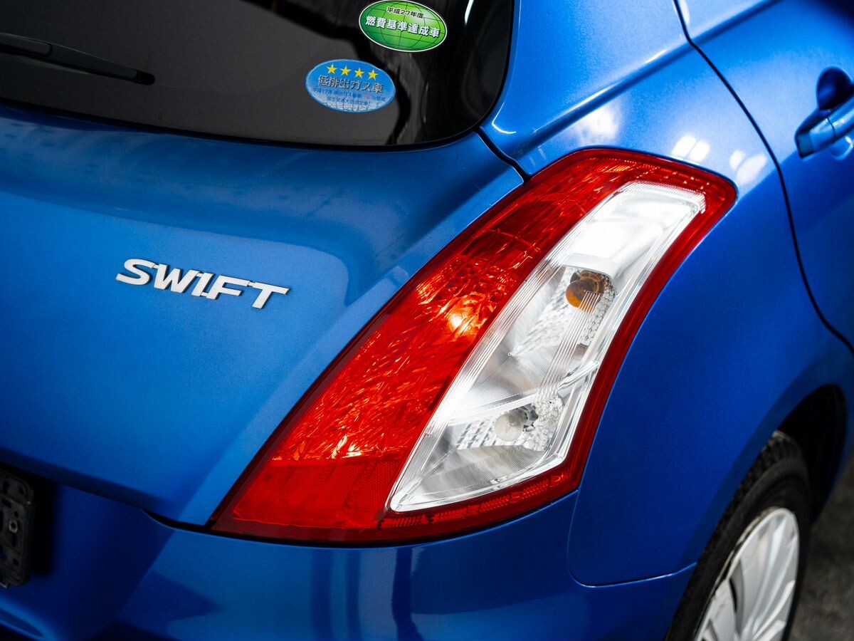 Suzuki Swift 2015 - фото автомобиля