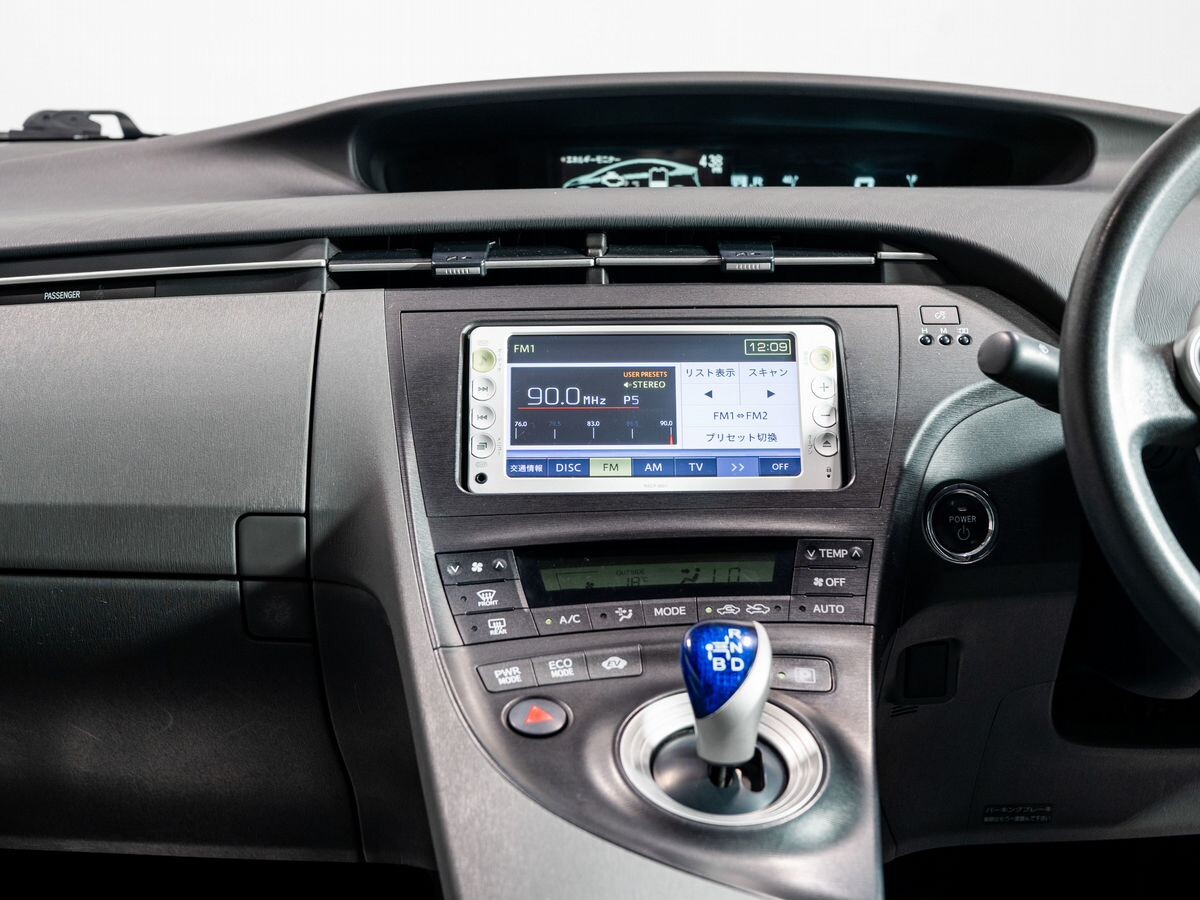Toyota Prius 2011 - фото автомобиля