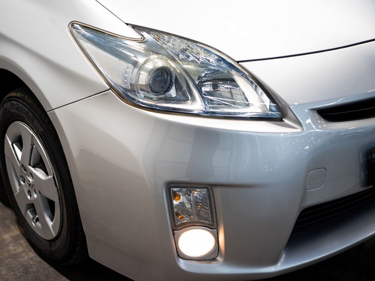 Toyota Prius 2011 - фото автомобиля