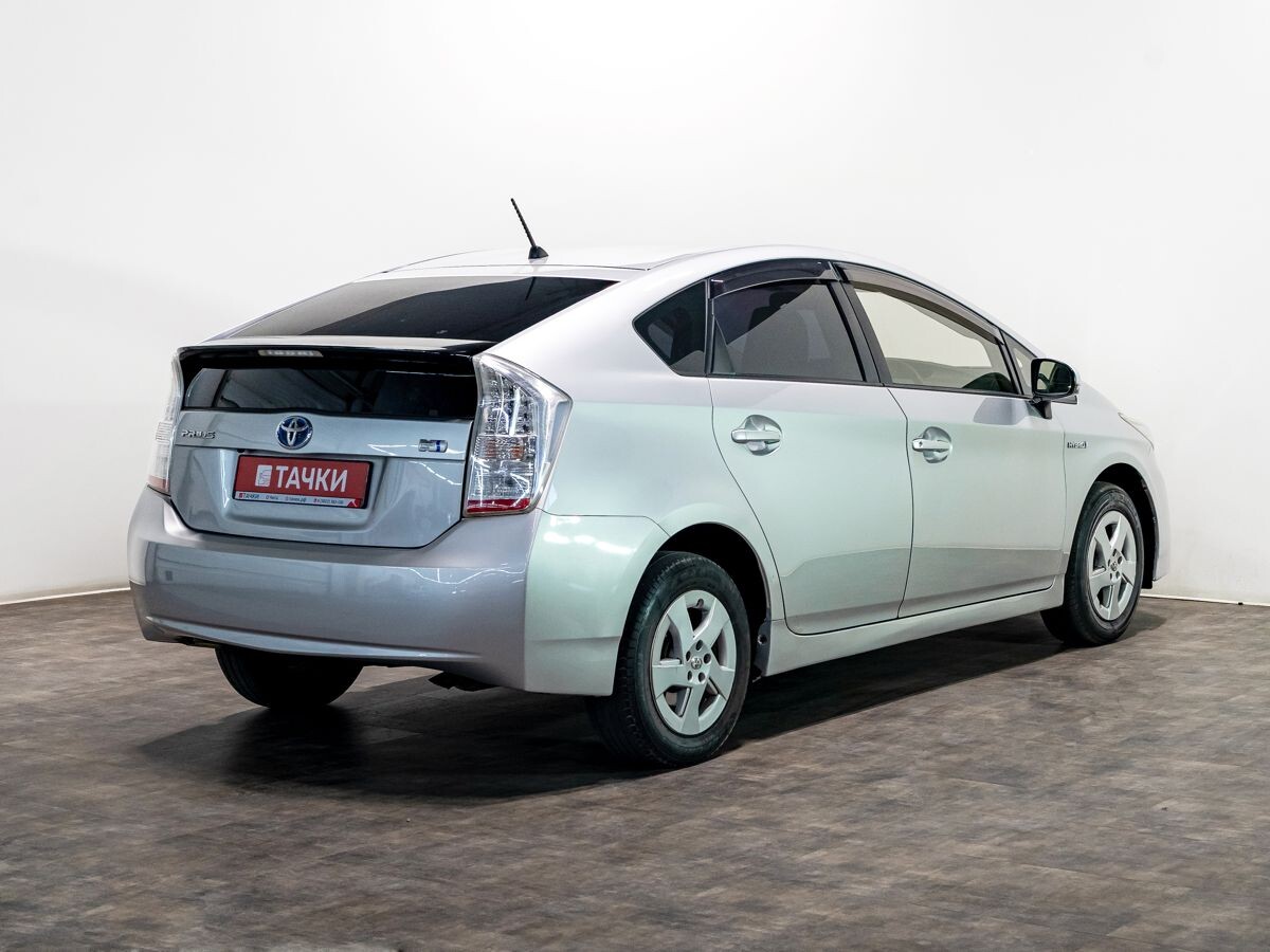 Toyota Prius 2011 - фото автомобиля
