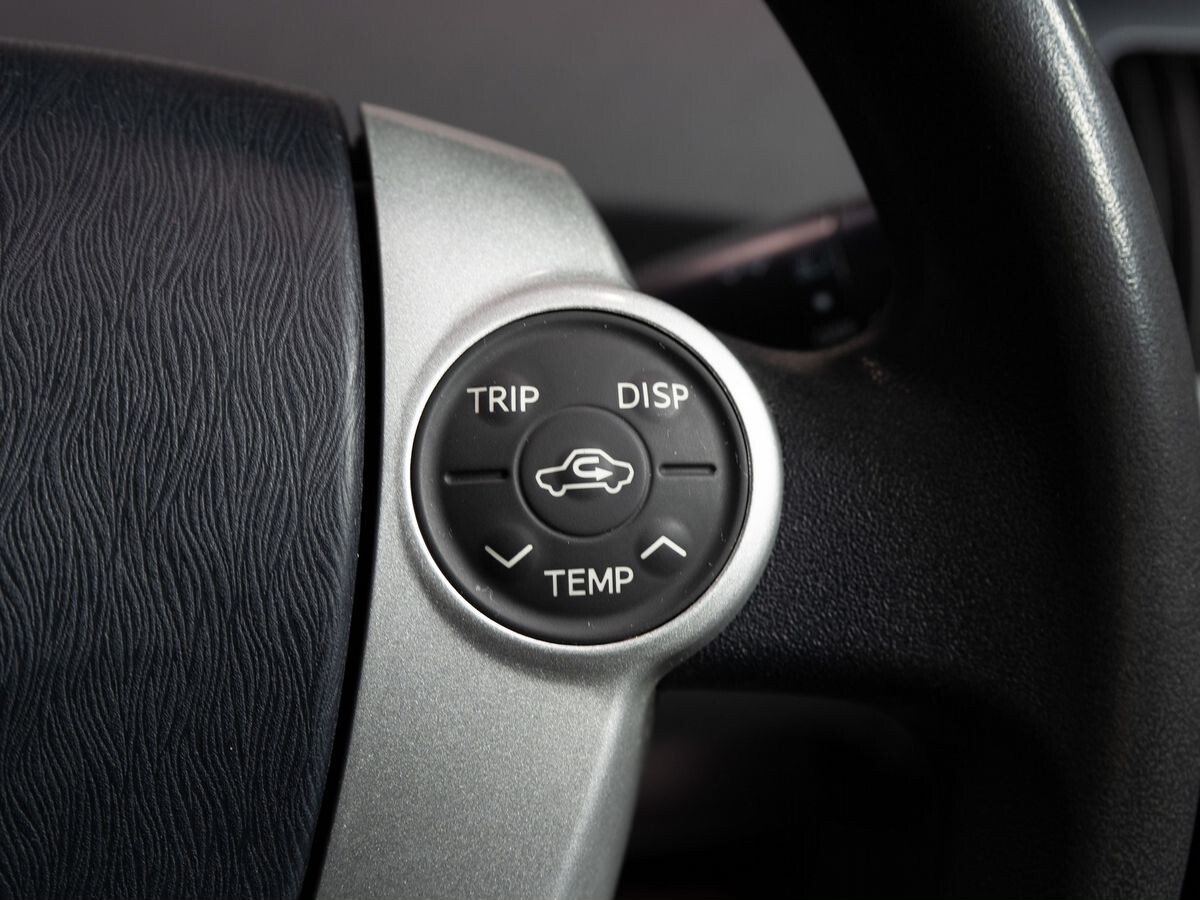 Toyota Prius 2011 - фото автомобиля