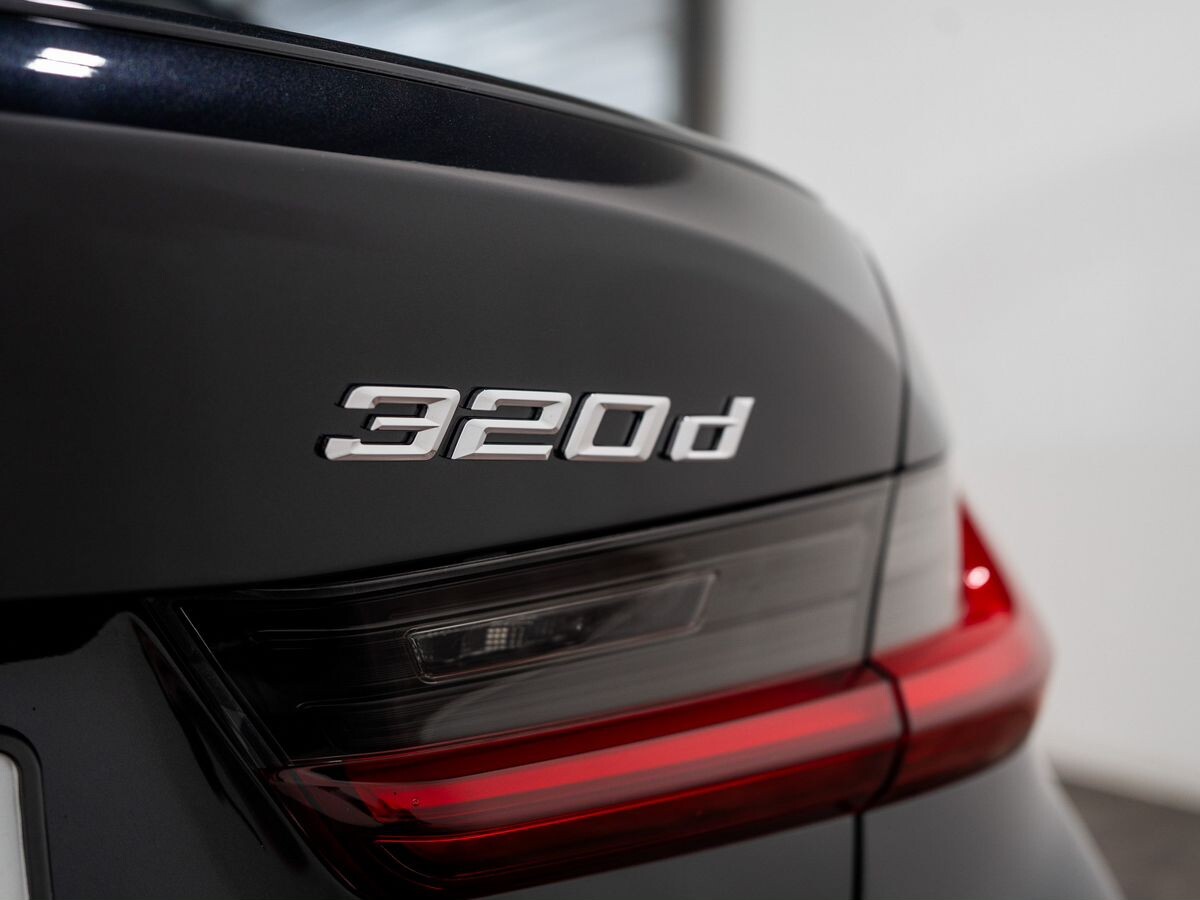 BMW 3-Series 2021 - фото автомобиля